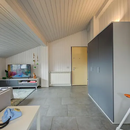 White Paradise Rooftop Stunning Lake View - Happy Apartament