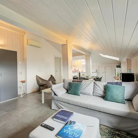 White Paradise Rooftop Stunning Lake View - Happy Apartament