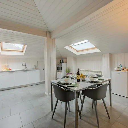 White Paradise Rooftop Stunning Lake View - Happy Apartament Nebbiuno