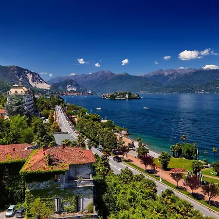 White Paradise Rooftop Stunning Lake View - Happy Apartament *